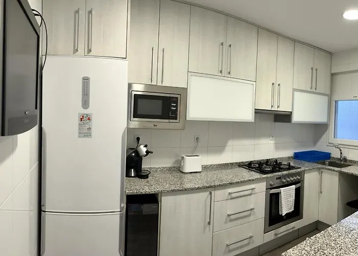 Large Apartment Near Fira And City Center