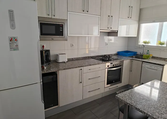 Large Apartment Near Fira And City Center