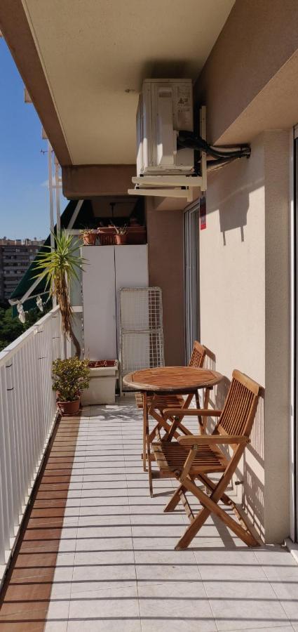 Large Near Fira And Center Apartament